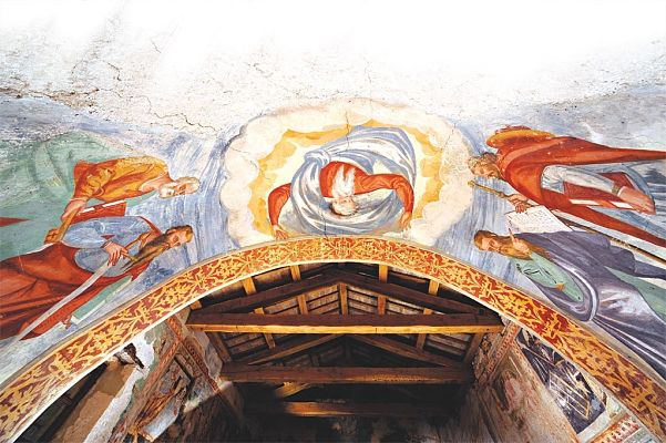 Freske na slavoloku cerkve