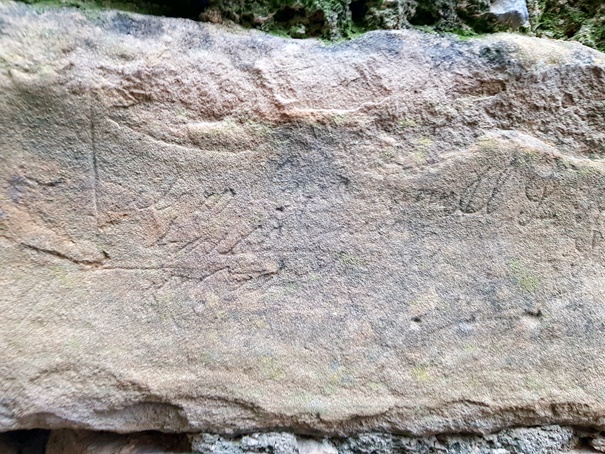 Stare inskripcije v kamnu
