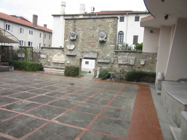 Današnji lapidarij pokrajinskega muzeja