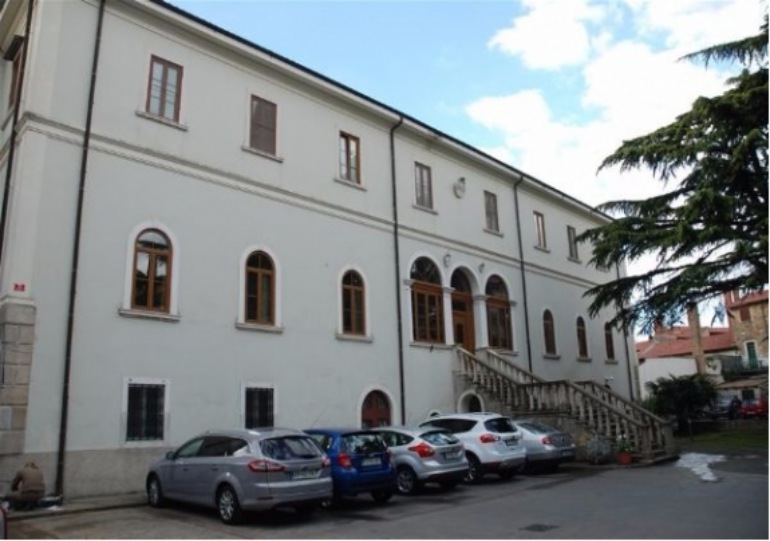 Škofijski dvorec v Kopru