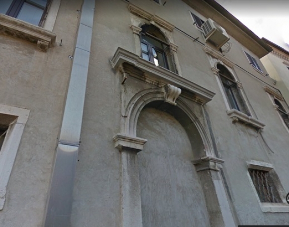 Koper palača Petronio