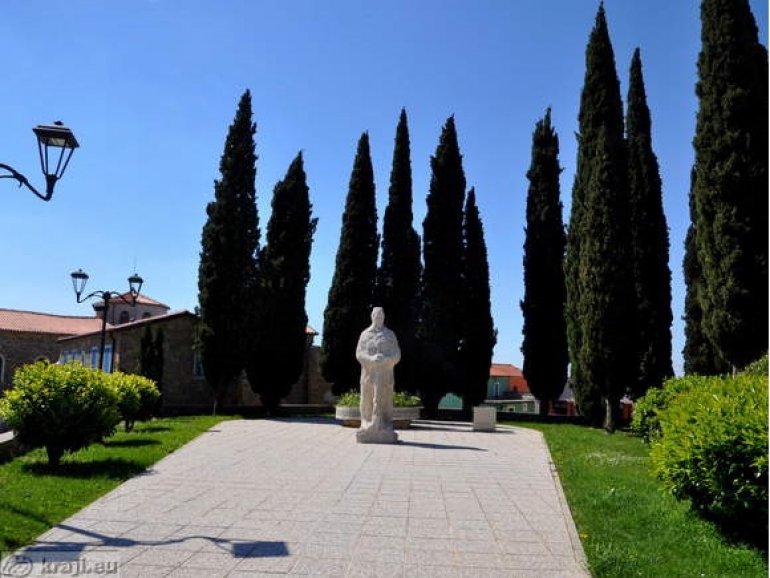 Spomeniki in obeležja NOB